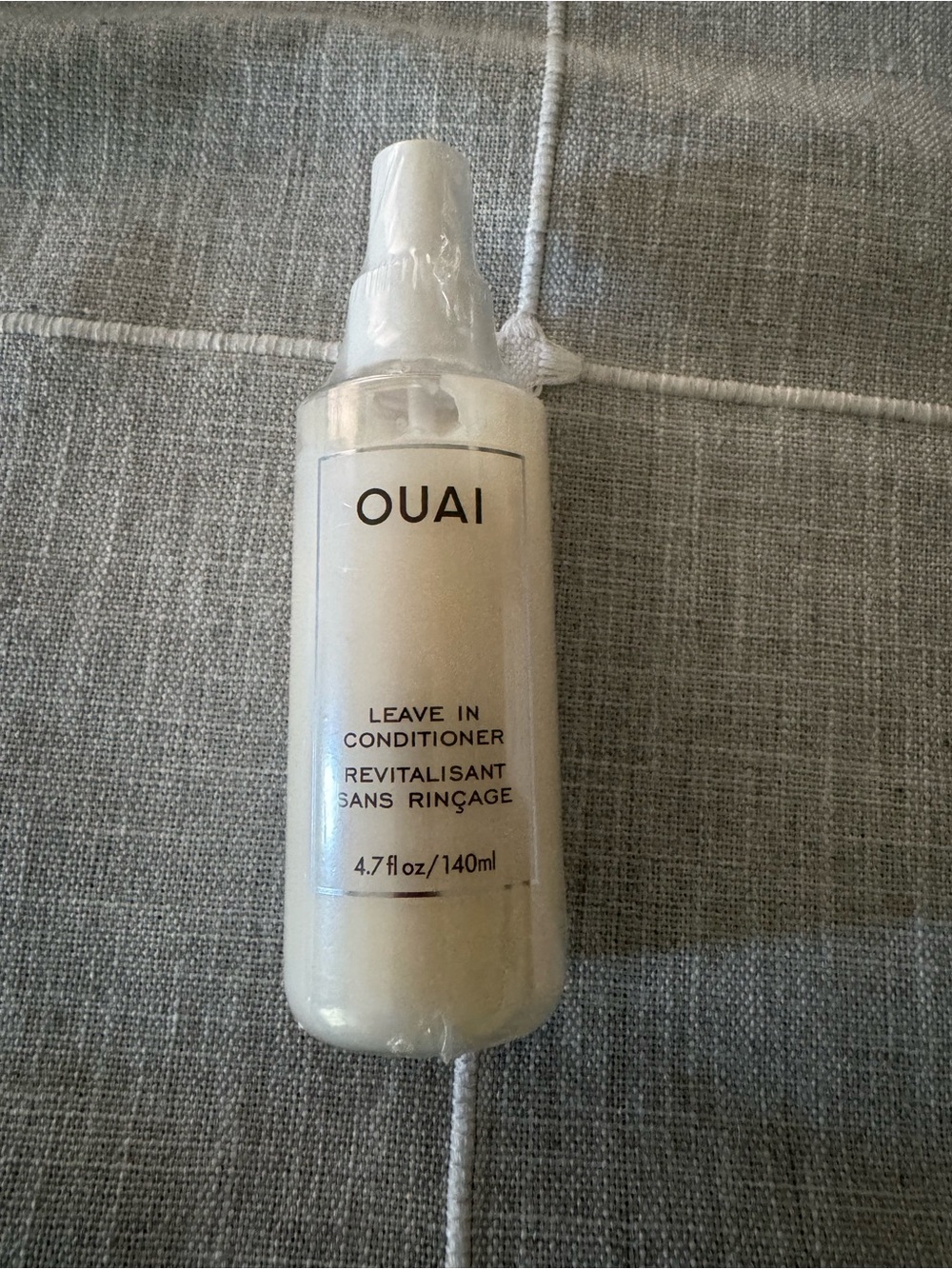 OUAI Pearl White Leave-In Hair Conditioner Spray